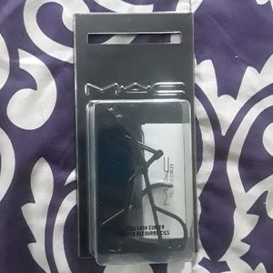 M.A.C LASH CURLER